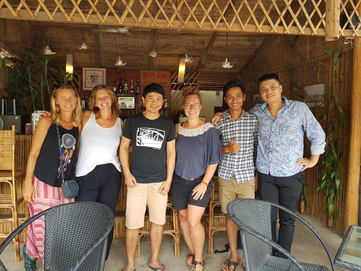 贡布 帕克旅舍及酒吧旅舍 外观 照片